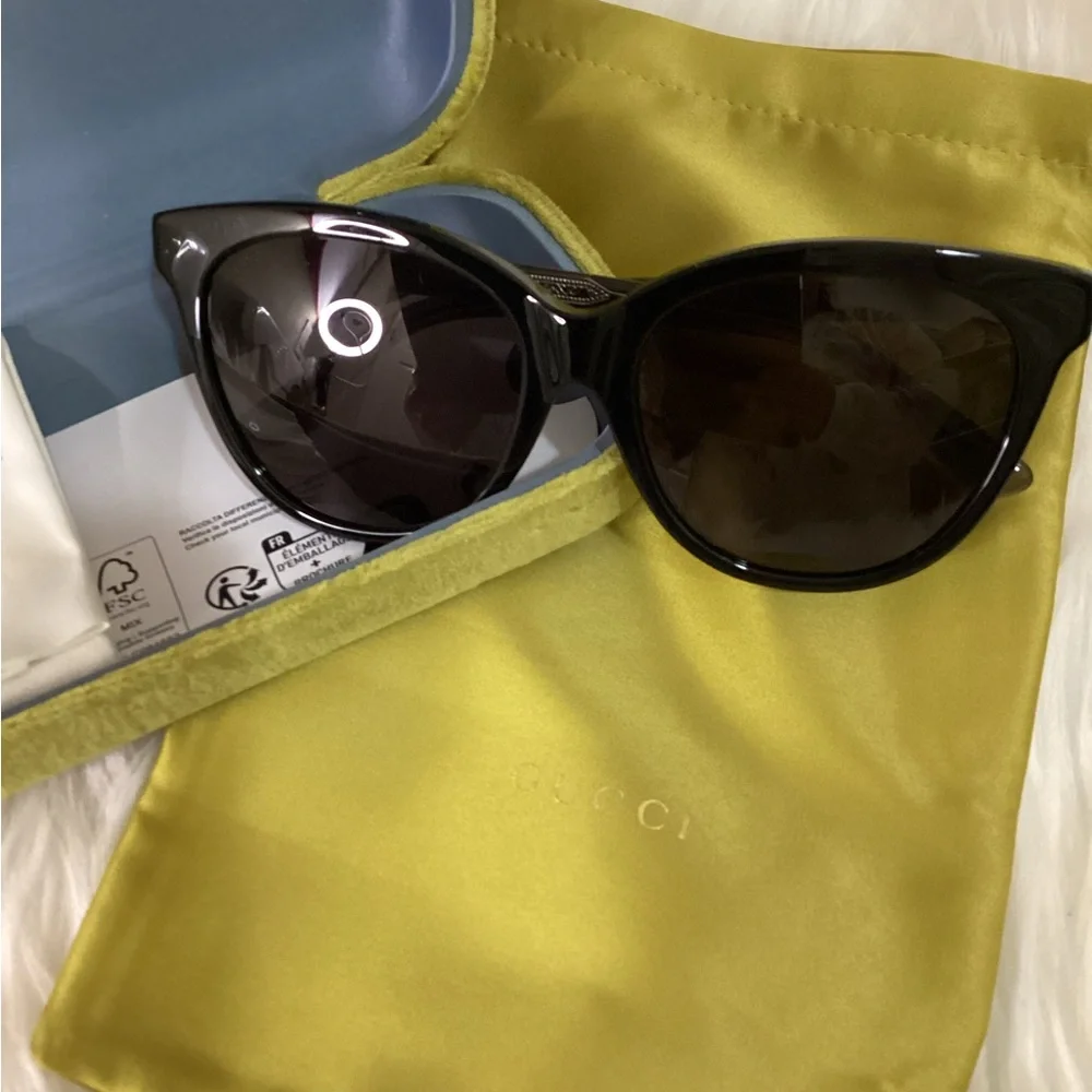 Gucci Authentic sunglasses - Picture 3 of 11